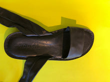 Load image into Gallery viewer, Chant