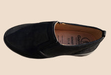 Load image into Gallery viewer, Klara 8102