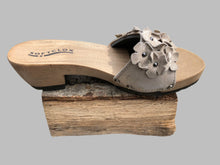 Load image into Gallery viewer, Javia