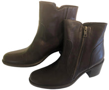 Load image into Gallery viewer, Nic Dean Brown