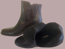 Load image into Gallery viewer, Nic Dean Brown