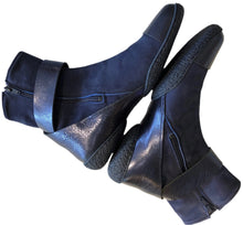 Load image into Gallery viewer, Blue Swinton