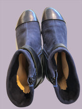 Load image into Gallery viewer, Blue Swinton