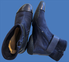 Load image into Gallery viewer, Blue Swinton