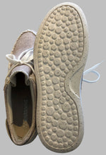 Load image into Gallery viewer, Beige Helsinki