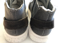 Load image into Gallery viewer, Grey Helsinki