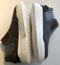 Load image into Gallery viewer, Grey Helsinki