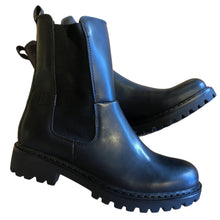 Load image into Gallery viewer, Marta