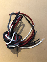 Load image into Gallery viewer, Assorted Round Laces