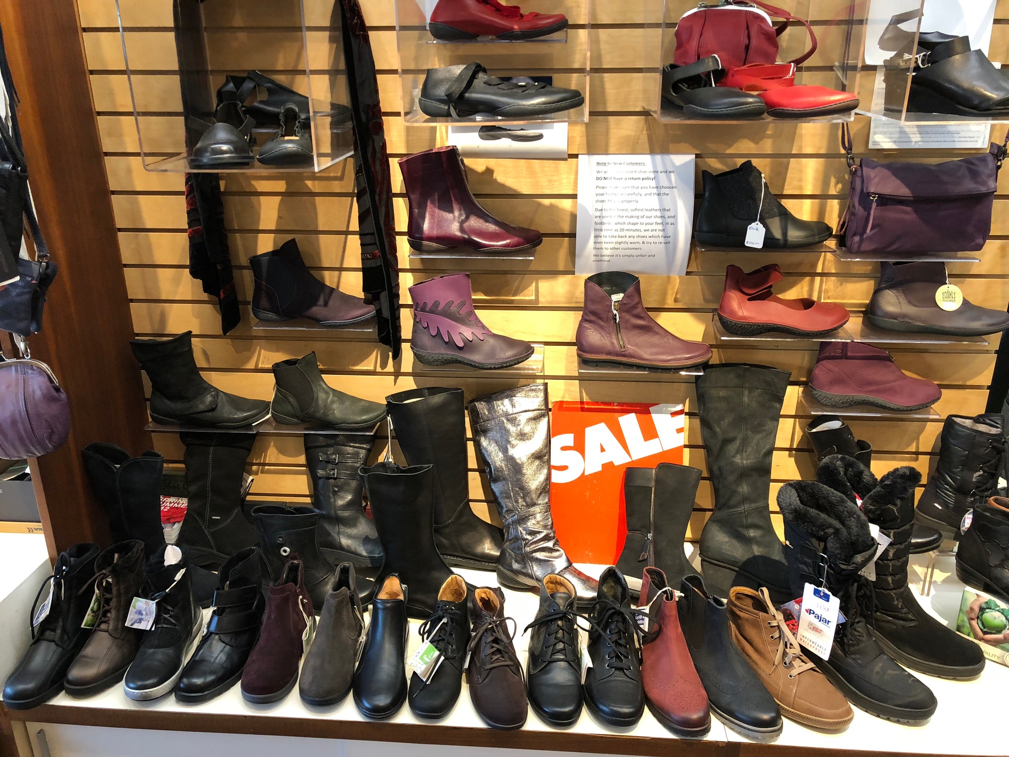 Shoes Clearance The Closest Shoe Store Shoe Sale Shoe Warehouse